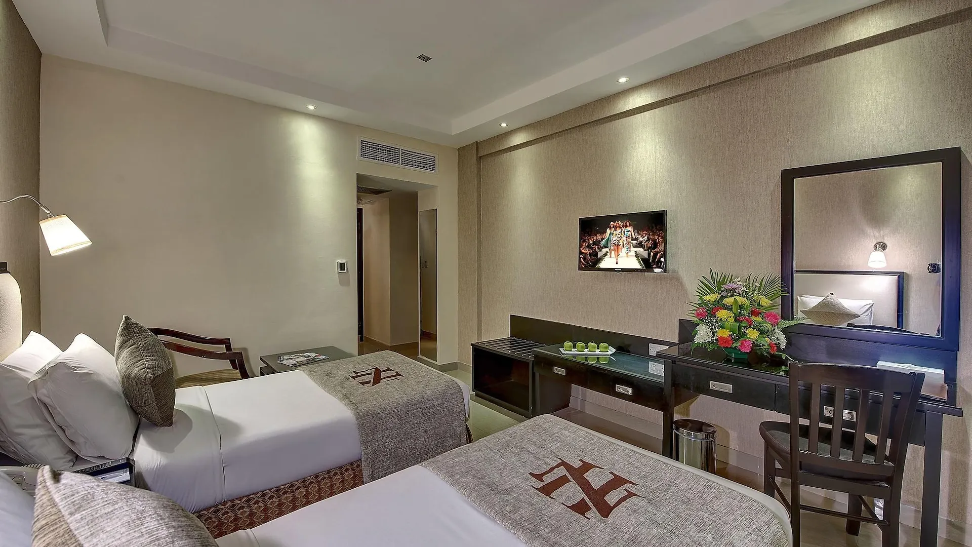 Palm Beach Hotel Dubaj 3*,