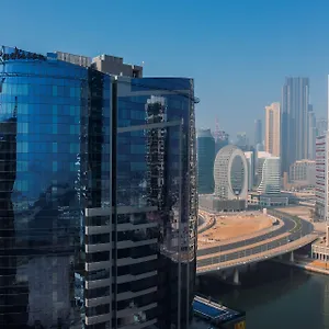 Radisson Blu Hotel, Canal View ***** Dubai
